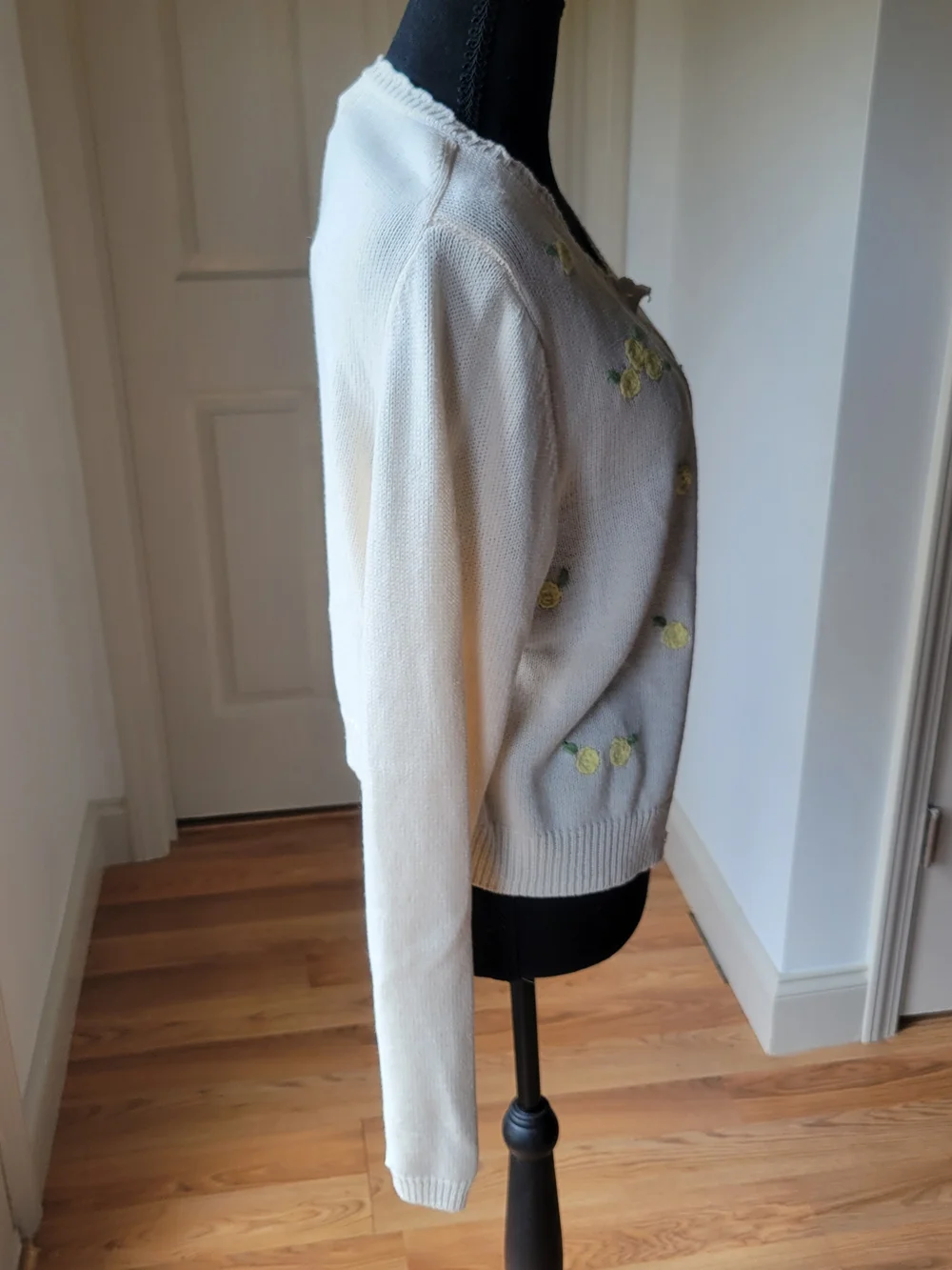 NWT Jessica Simpson Cream Cardigan with Yellow Rose Embroidery Size M